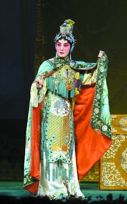 從圈粉策略看傳統(tǒng)演藝行業(yè)的現(xiàn)代轉(zhuǎn)型 舞臺(tái)藝術(shù)造型策劃的新視角